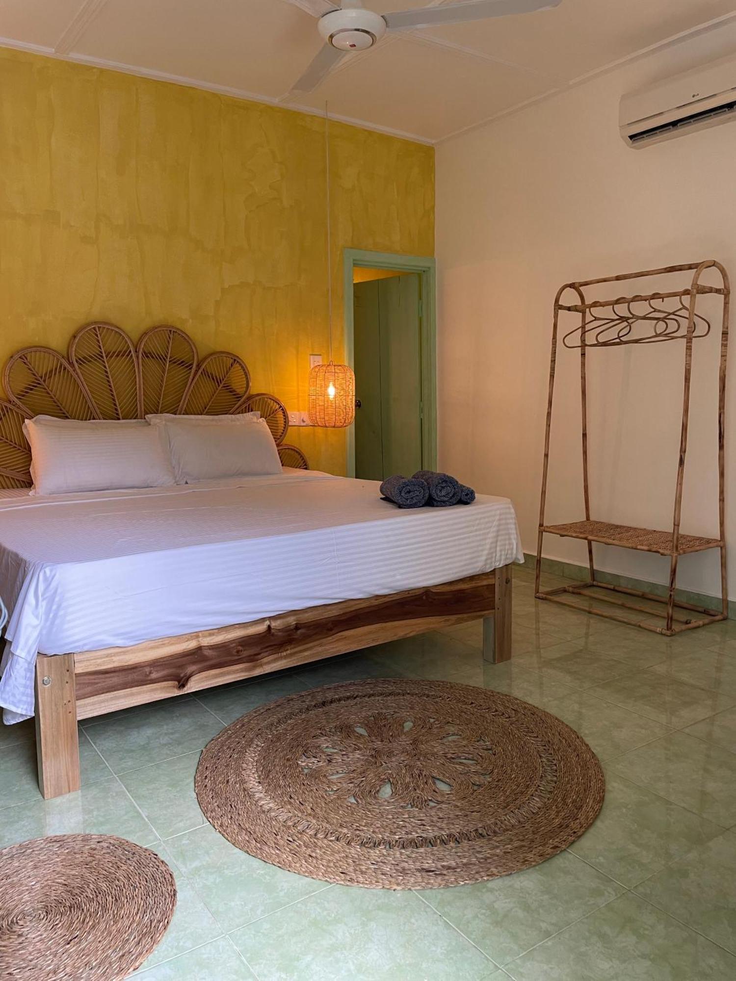 Banana Surf House Hotel Arugam Bay Kültér fotó